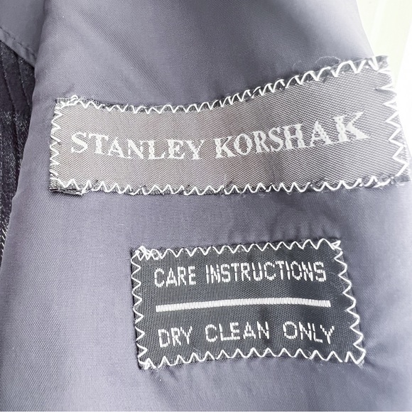 Vintage Armani Blazer - 42R - Navy Pinstripe - Men’s Vintage Armani Collezioni - Picture 11 of 11